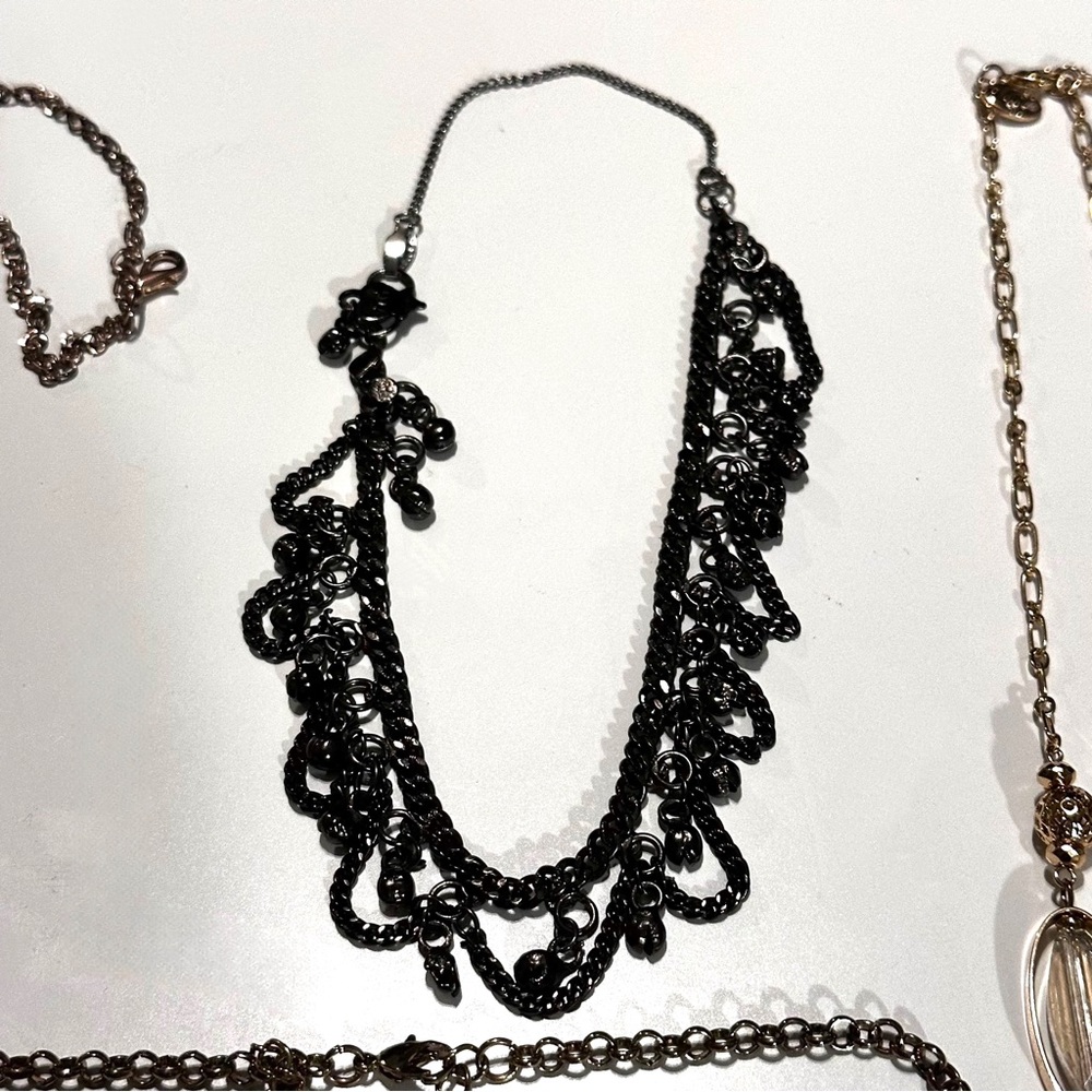 32pcs Vintage Jewelry Bundle Lot Necklace Beads Brooch Ring Earrings Bracelet - Picture 7 of 16